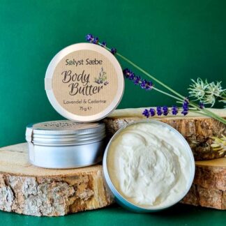 whipped body butter, økologisk, naturlig, pisket kropssmør, sheasmør, æteriske olier, lavendel, cedertræ